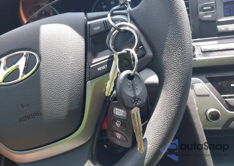 2018 Hyundai Elantra Se из США, поврежденный, VIN 5NPD74LF8JH347388